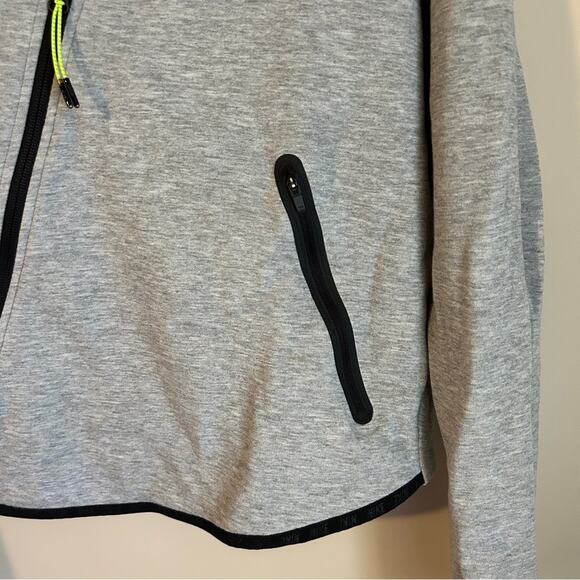 Nike Tech Gray Asymmetrical Zipper Butterfly Back Cropped Hoodie Size Small - Picture 5 of 12